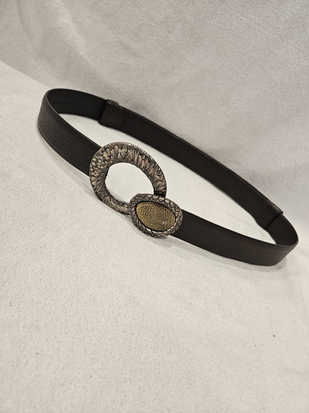 Chico’s Hammered Metal Brown Leather Circle Belt Gold Silver Tone Adjustable M/L